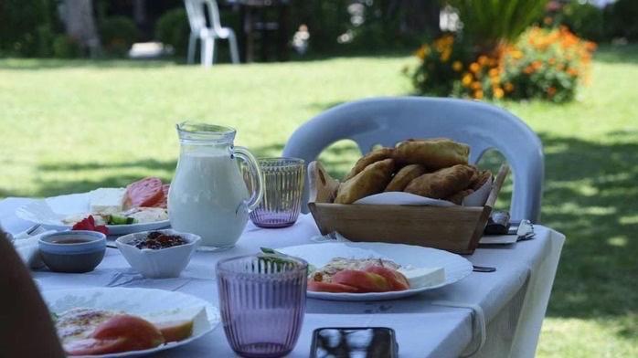 Merly Hotel Пермети Экстерьер фото